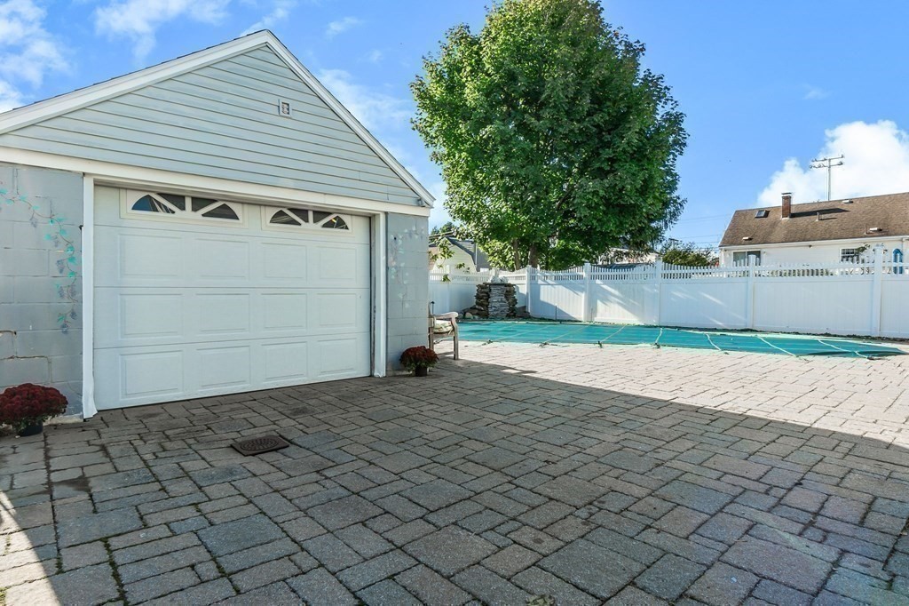 13 Albert Park Everett, MA 02149 - Photo 2 of 24