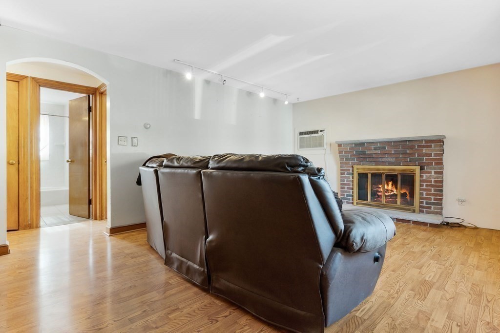 13 Albert Park Everett, MA 02149 - Photo 6 of 24