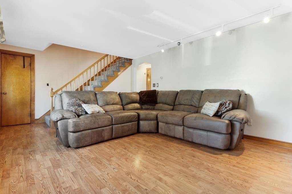 13 Albert Park Everett, MA 02149 - Photo 7 of 24