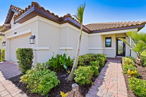 $479,900 | 12828 Southwest Ambra Street, Port St. Lucie, FL 34987