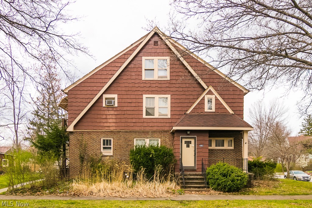 4001 Delmore Road Cleveland Heights, OH 44121 - Photo 3 of 35