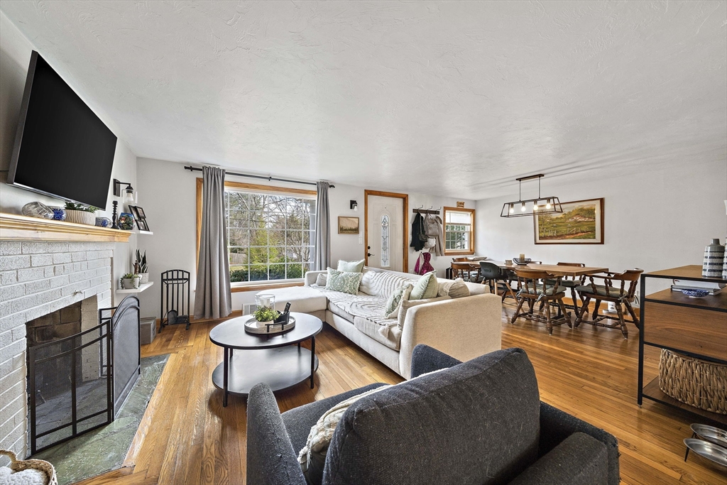 95 Oriole Road, Unit 95 Stoughton, MA 02072 - Photo 8 of 32