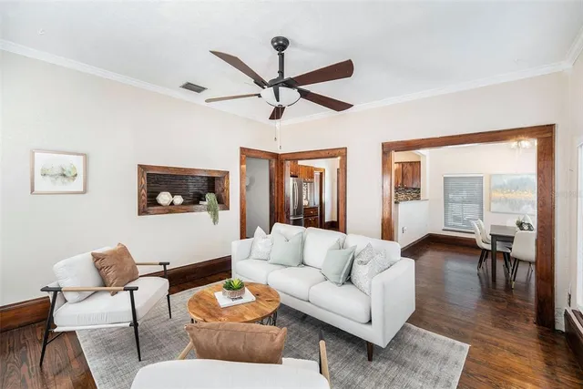 $2,300 | 2024 Oakdale Way, Clearwater, FL 33755