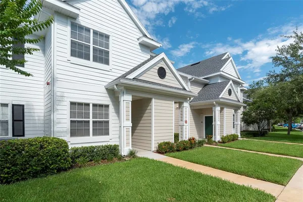 $1,990 | 304 Southern Pecan Circle, Unit 205, Winter Garden, FL 34787