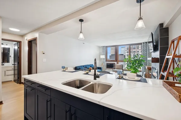$1,995 | 433 South 7th Street, Unit 1919, Minneapolis, MN 55415