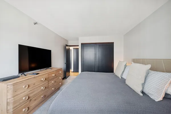 $1,995 | 433 South 7th Street, Unit 1919, Minneapolis, MN 55415
