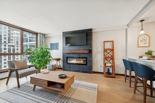 $1,995 | 433 South 7th Street, Unit 1919, Minneapolis, MN 55415