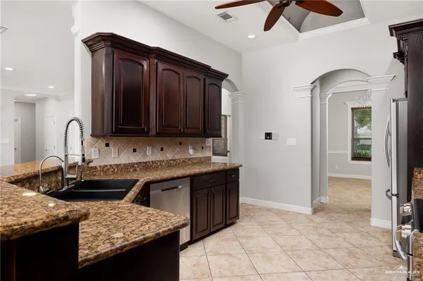 $3,500 | 109 Palm Valley Circle, Harlingen, TX 78552