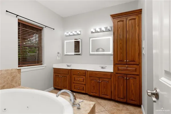 $3,500 | 109 Palm Valley Circle, Harlingen, TX 78552