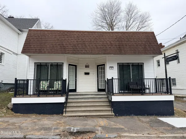 $179,999 | 15 Henrietta Street, Amsterdam, NY 12010