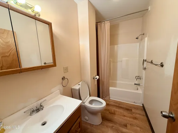 $179,999 | 15 Henrietta Street, Amsterdam, NY 12010