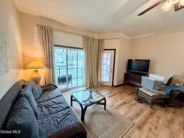 $179,999 | 15 Henrietta Street, Amsterdam, NY 12010