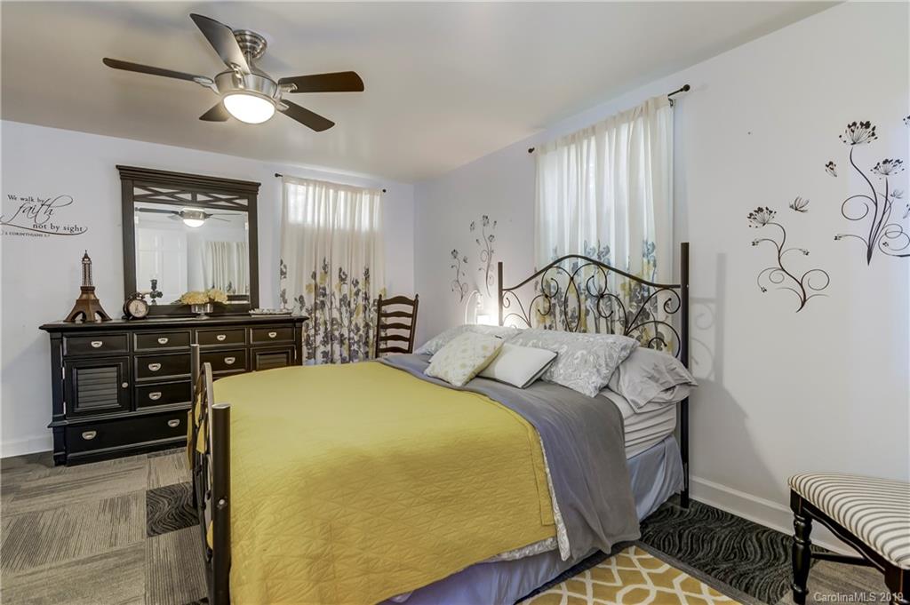 431 Boyce Road Charlotte, NC 28211 - Photo 16 of 48 Gallery Image 16