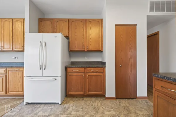$270,000 | 16501 Buckner Pond Way, Unit 16501, Crest Hill, IL 60403