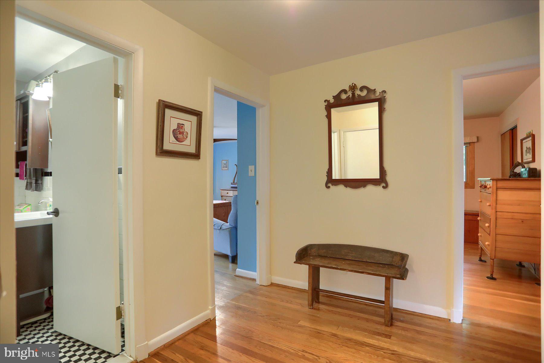 6002 Roland Avenue Baltimore, MD 21210 - Photo 20 of 49 Upper Level Hallway