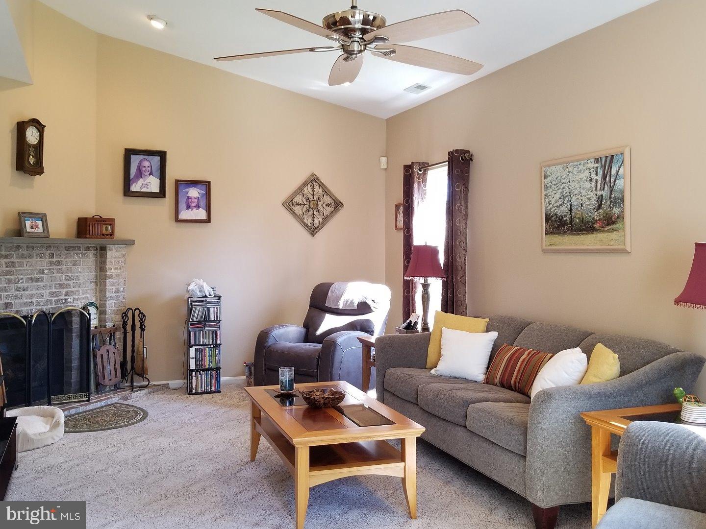 34 Wiltons Landing Road Sicklerville, NJ 08081 - Photo 11 of 25 Family Room