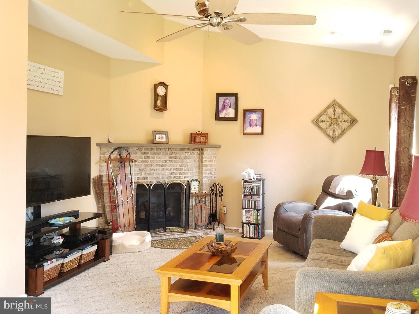 34 Wiltons Landing Road Sicklerville, NJ 08081 - Photo 12 of 25 Family Room