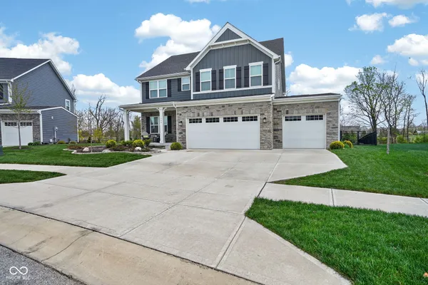 $575,000 | 1066 Woodglen Drive, Westfield, IN 46074