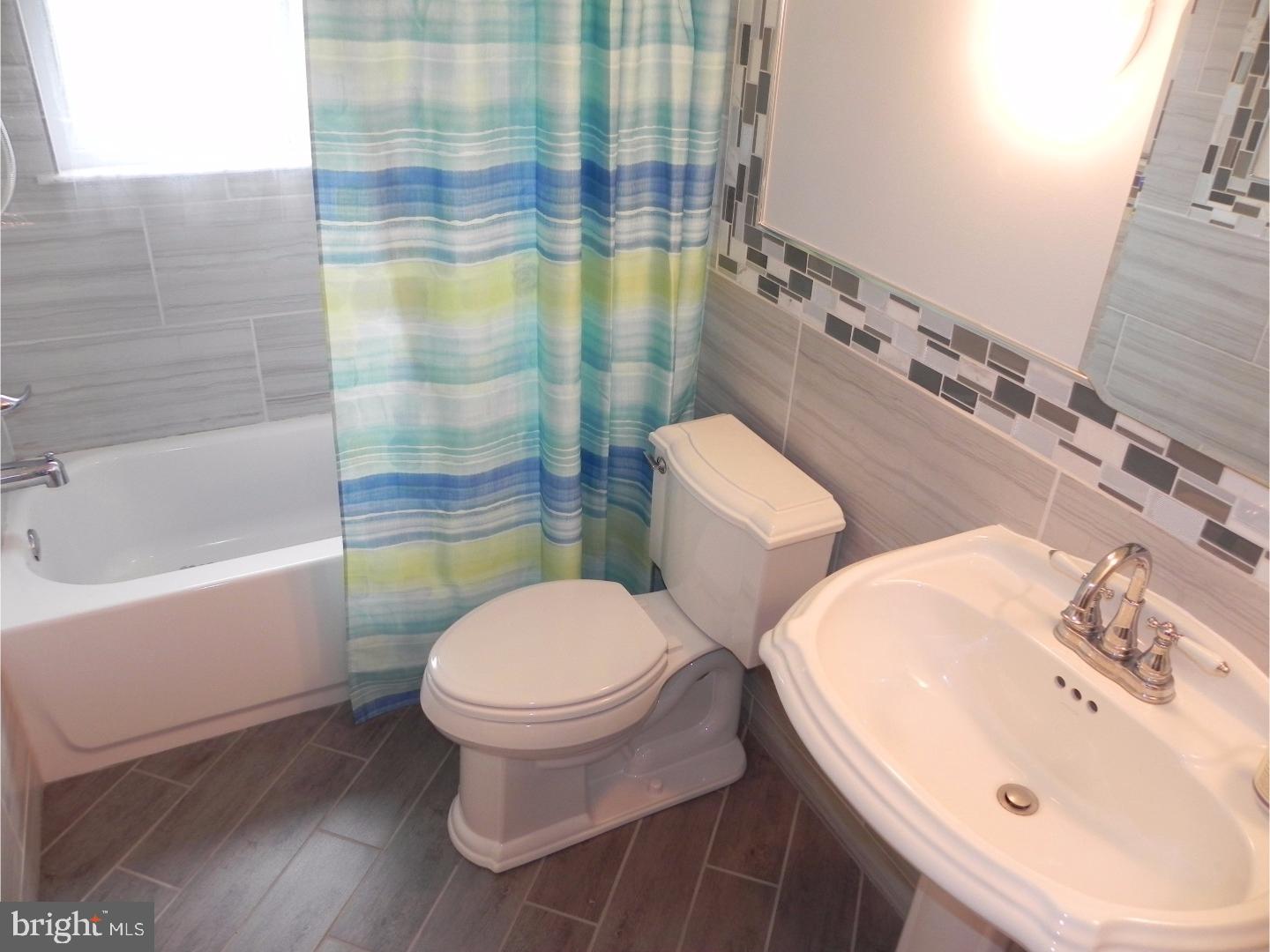 31 Hydrangea Road Levittown, PA 19056 - Photo 15 of 18 Bathroom