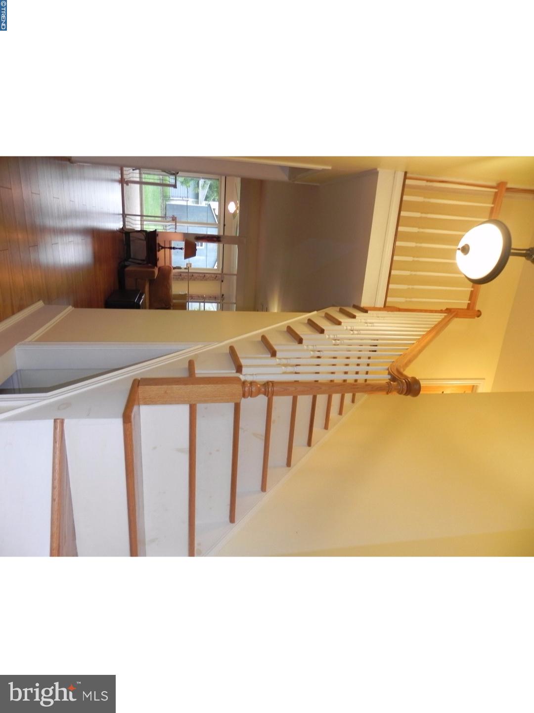31 Hydrangea Road Levittown, PA 19056 - Photo 2 of 18 Foyer