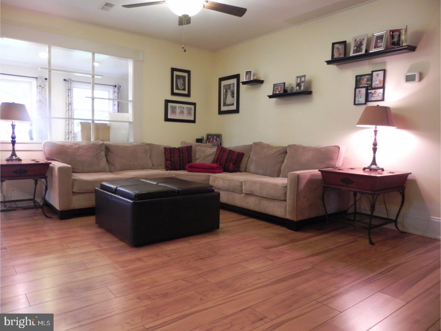 31 Hydrangea Road Levittown, PA 19056 - Photo 3 of 18 Living Room