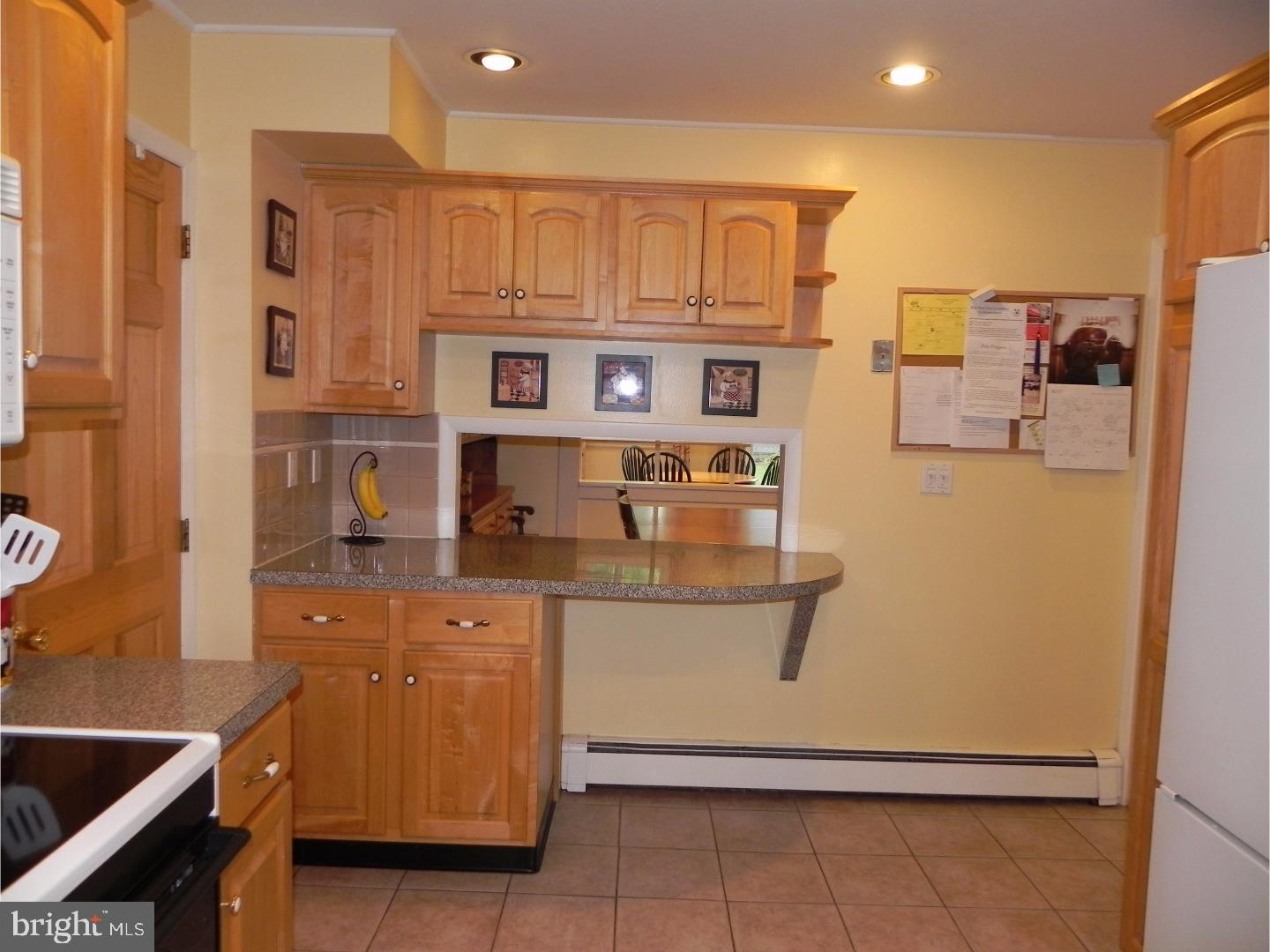 31 Hydrangea Road Levittown, PA 19056 - Photo 8 of 18 Kitchen