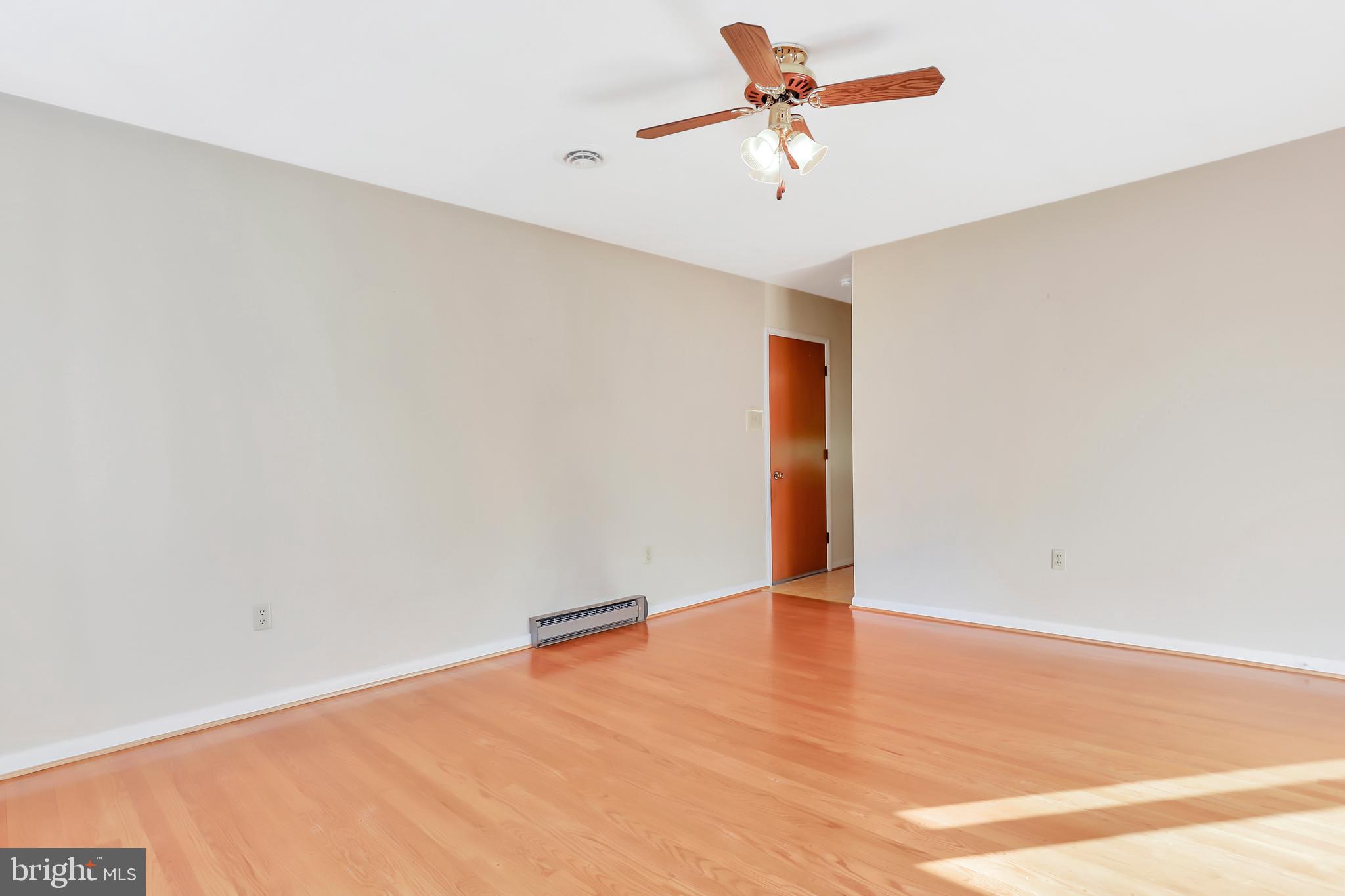 8310 Hollow Road Middletown, MD 21769 - Photo 3 of 37