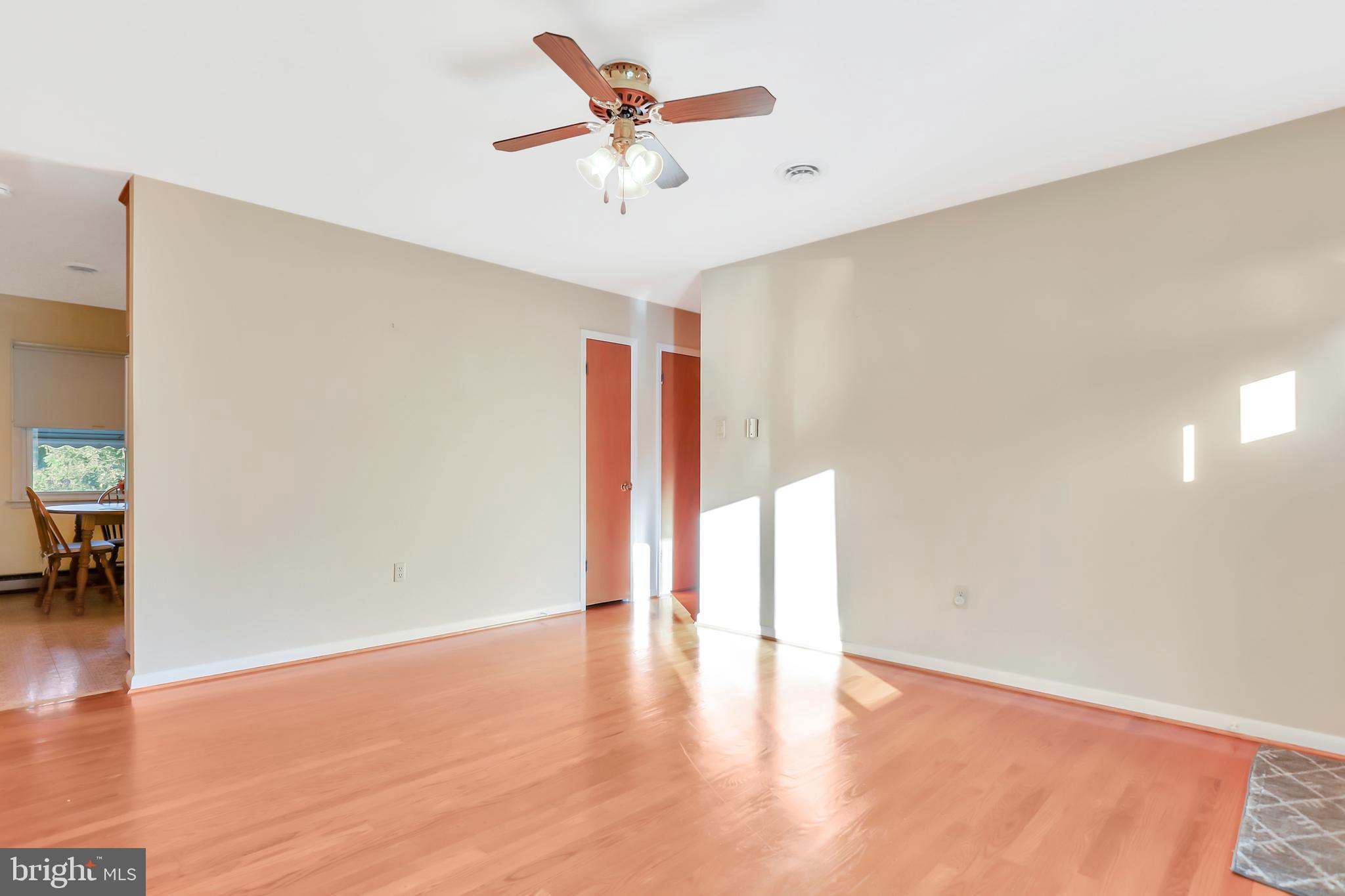 8310 Hollow Road Middletown, MD 21769 - Photo 4 of 37