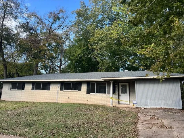 $69,900 | 2203 Magnolia Lane, Alexandria, LA 71301