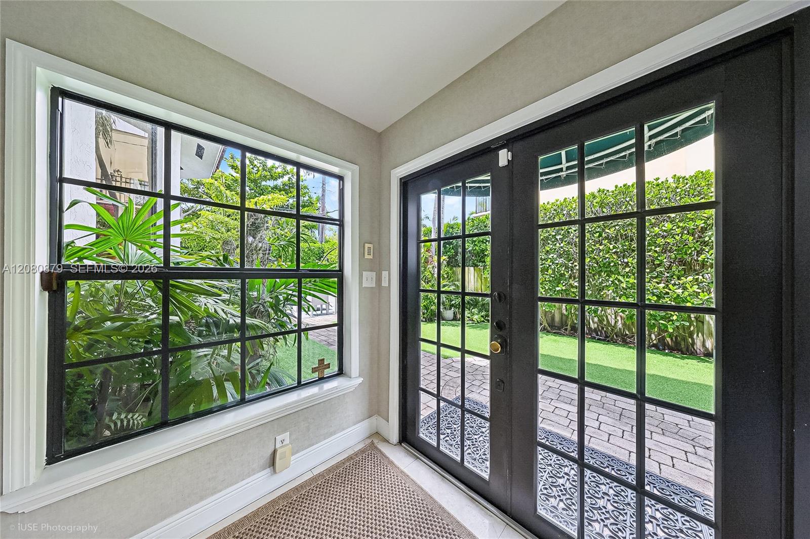 596 Fernwood Road, Unit B Key Biscayne, FL 33149 - Photo 2 of 45 Gallery Image 2