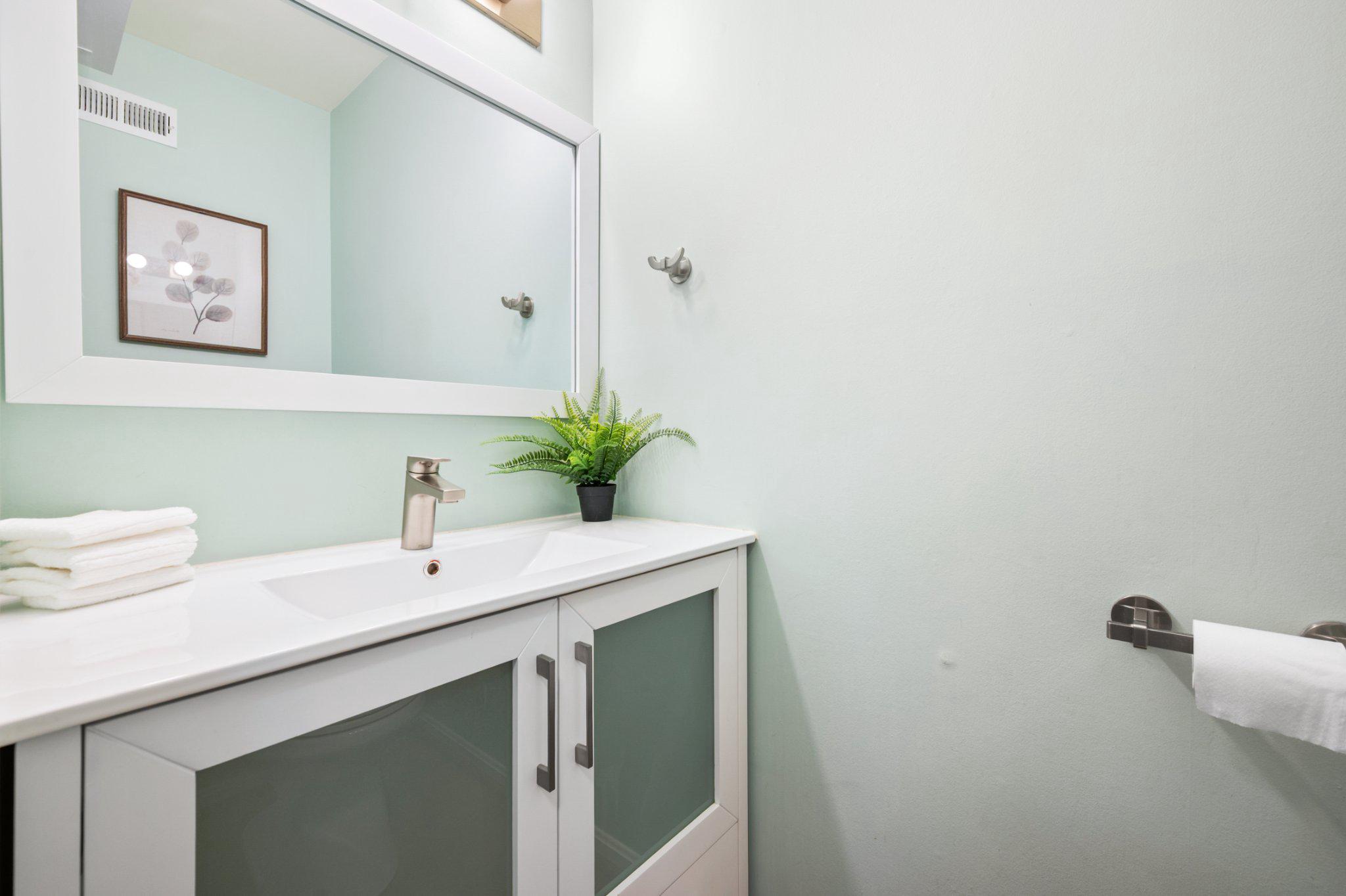 10364 Castlehedge Terrace Silver Spring, MD 20902 - Photo 12 of 31 Powder room on main floor
