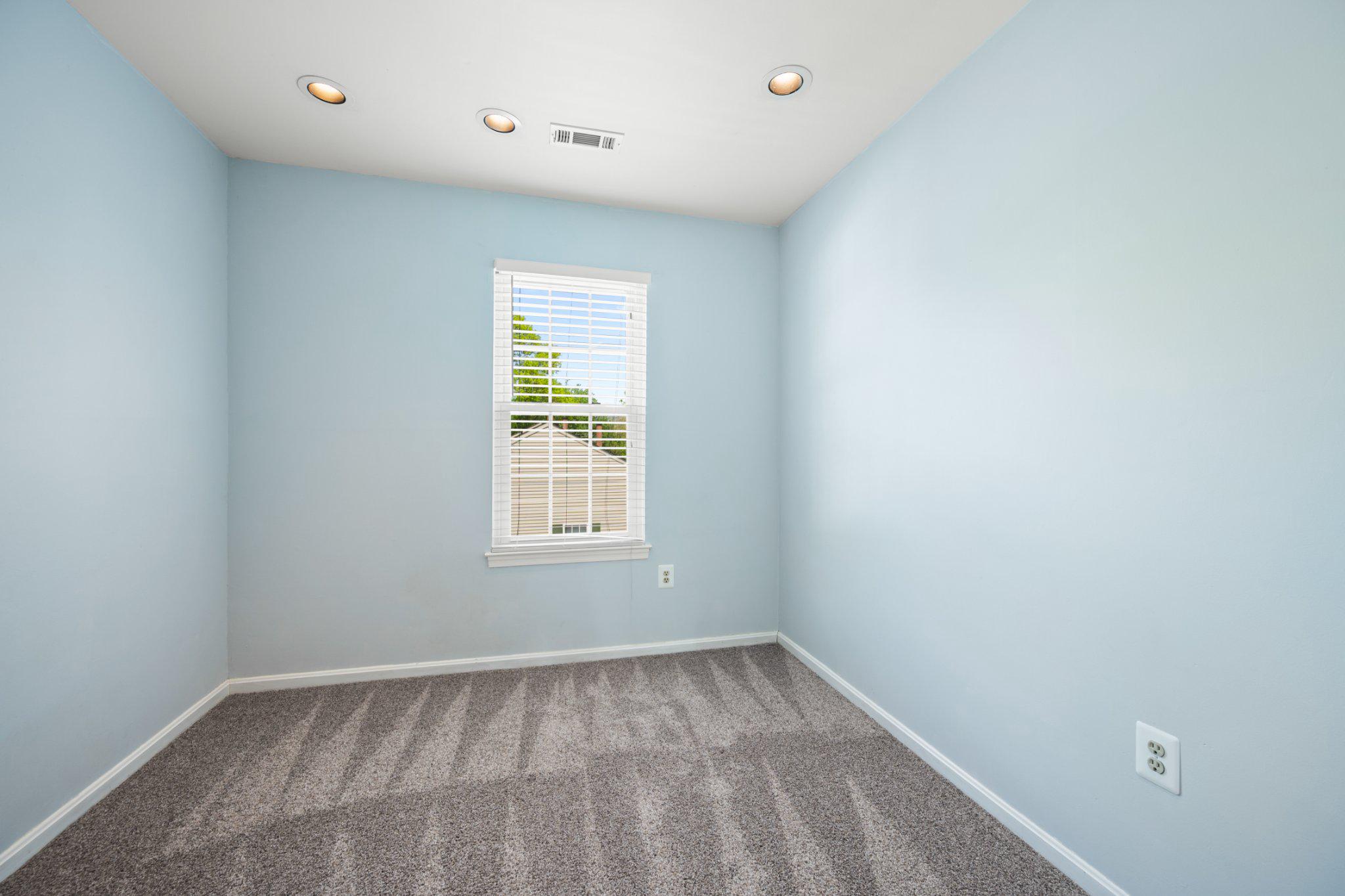 10364 Castlehedge Terrace Silver Spring, MD 20902 - Photo 22 of 31 Third bedroom