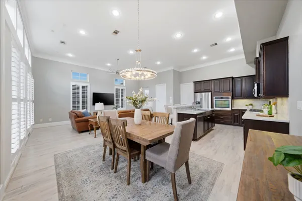 $585,000 | 1135 West 21st Street, Houston, TX 77008