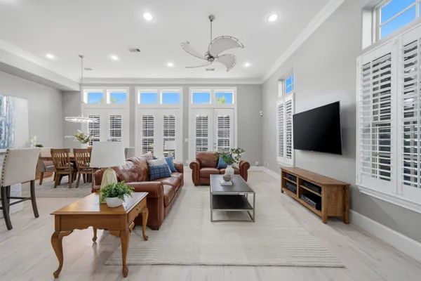 $585,000 | 1135 West 21st Street, Houston, TX 77008