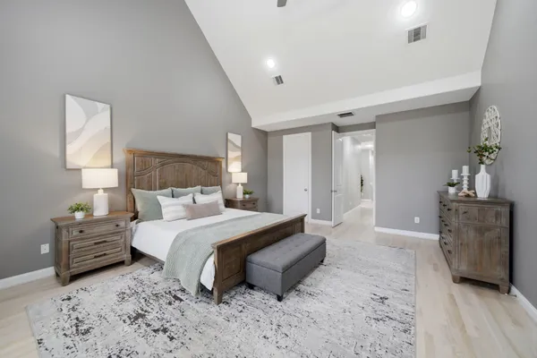 $585,000 | 1135 West 21st Street, Houston, TX 77008