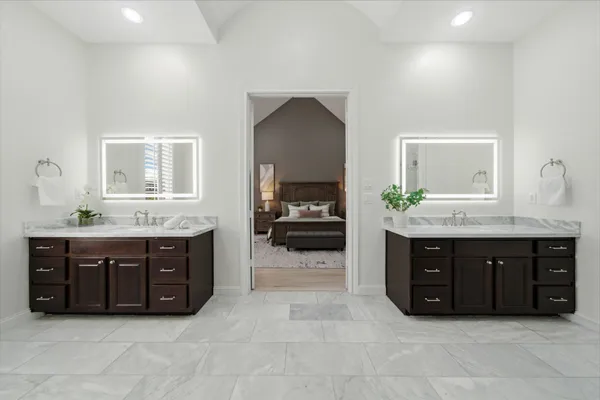 $585,000 | 1135 West 21st Street, Houston, TX 77008