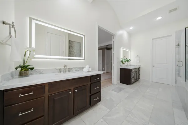 $585,000 | 1135 West 21st Street, Houston, TX 77008