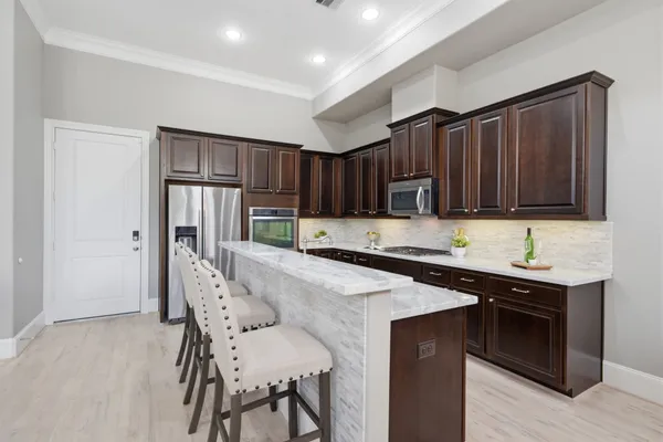 $585,000 | 1135 West 21st Street, Houston, TX 77008