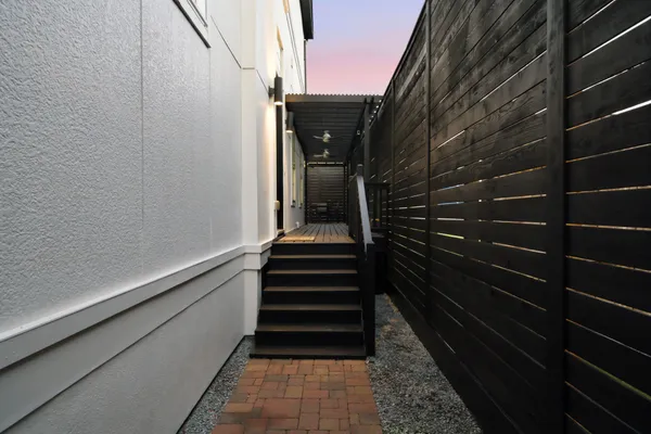 $585,000 | 1135 West 21st Street, Houston, TX 77008