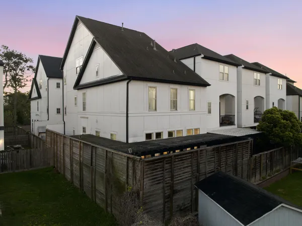 $585,000 | 1135 West 21st Street, Houston, TX 77008