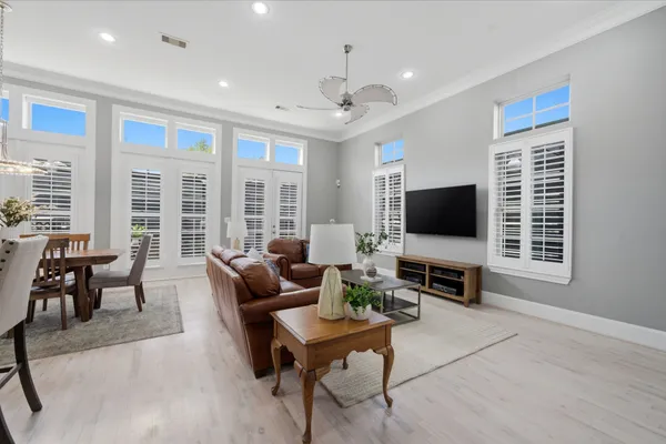 $585,000 | 1135 West 21st Street, Houston, TX 77008