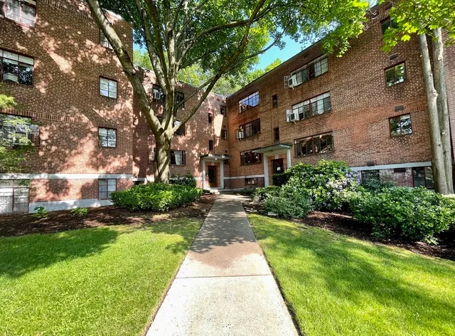 $2,300 | 110 Evans Road, Unit 3, Brighton, MA 02135