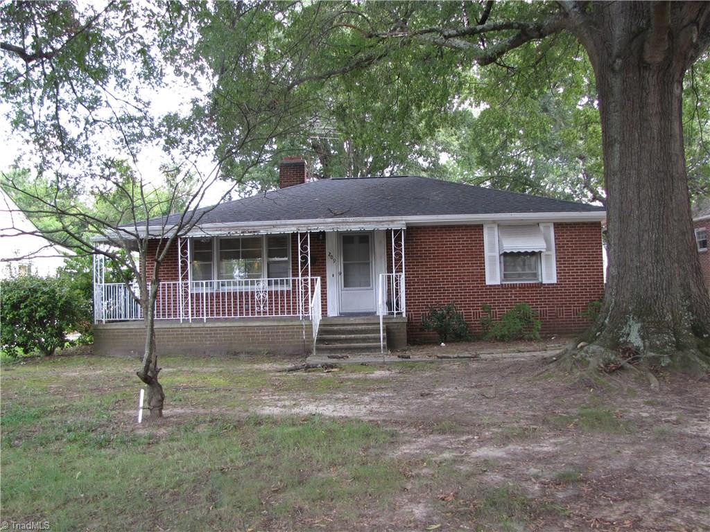 Brick 1 Story w/3BR's & 2 full BA's