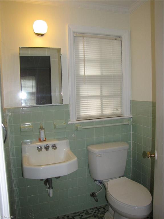209 Rolling Road Burlington, NC 27217 - Photo 15 of 22 Another Full Bath w/tile floor & Shower