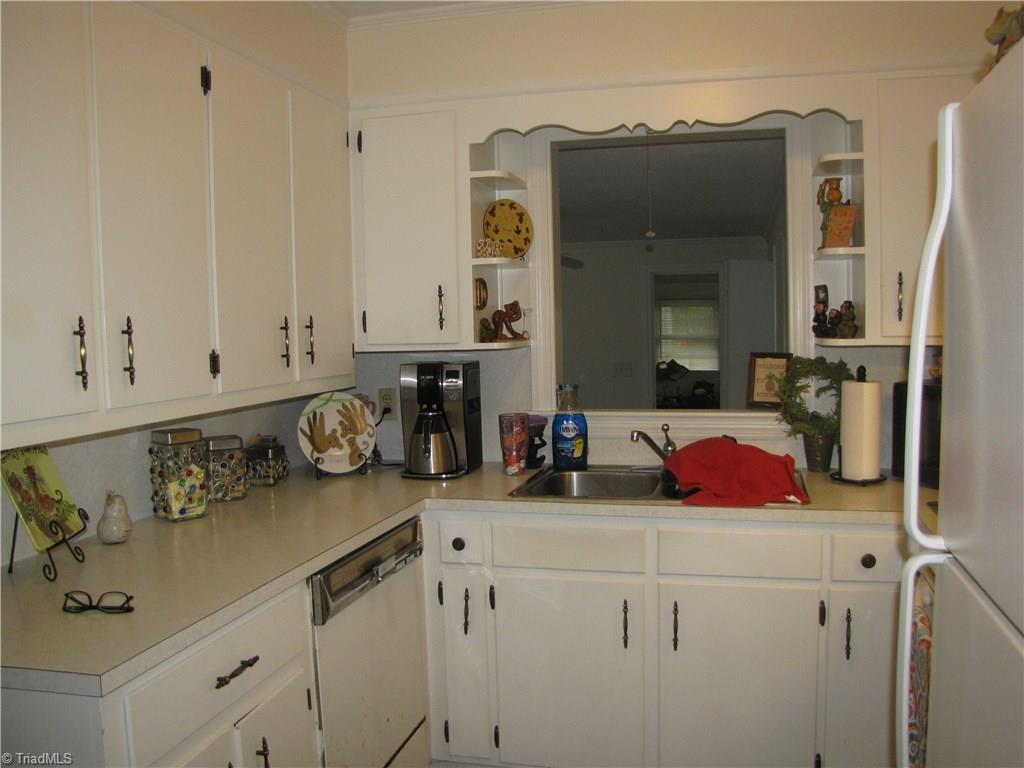 209 Rolling Road Burlington, NC 27217 - Photo 8 of 22 Very functional Kitchen