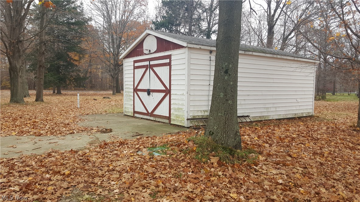 5259 Hadlock Road Ashtabula, OH 44004 - Photo 10 of 35