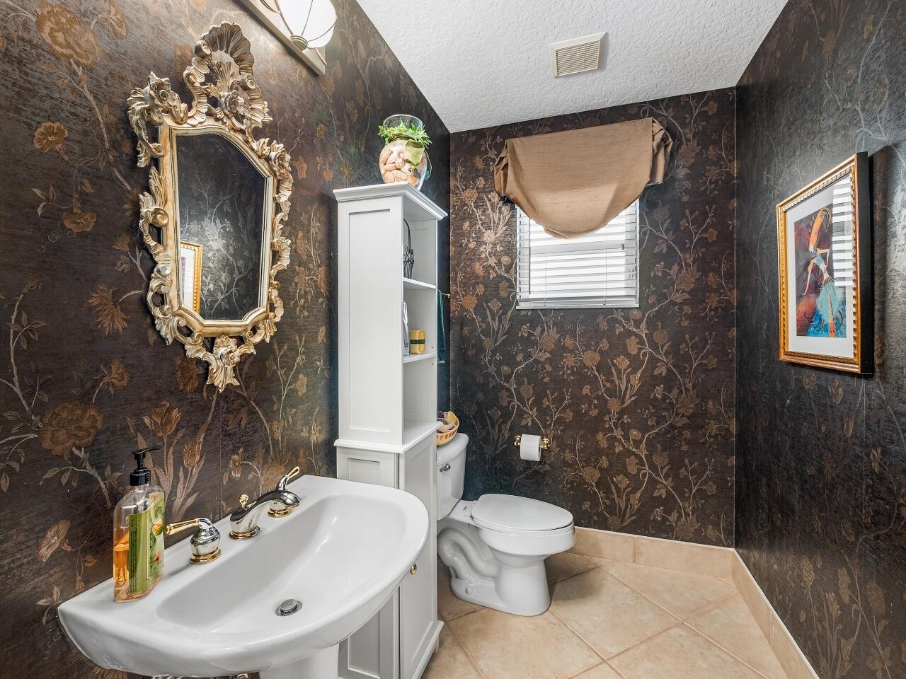 7440 Falls Road West Boynton Beach, FL 33437 - Photo 17 of 24 Powder Room