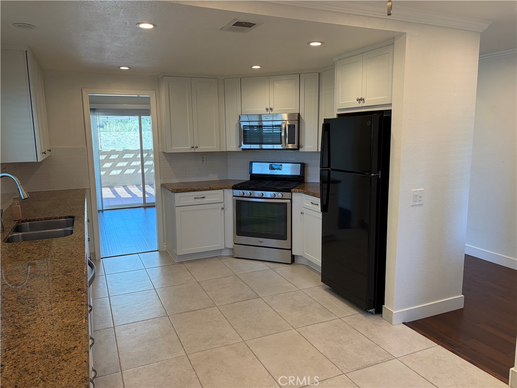 549 Canyon Hill Road San Dimas, CA 91773 - Photo 13 of 32
