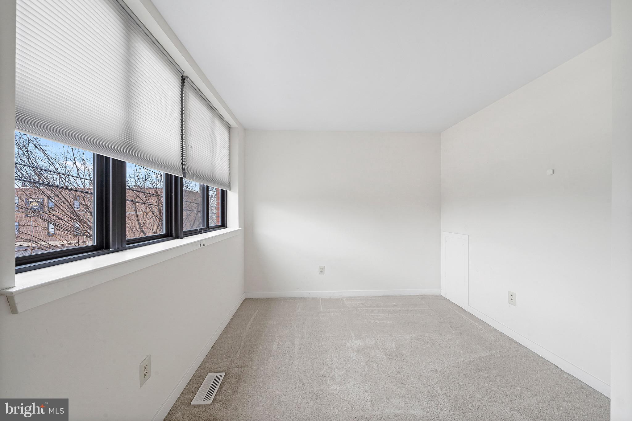 928 Wallace Street Philadelphia, PA 19123 - Photo 13 of 30