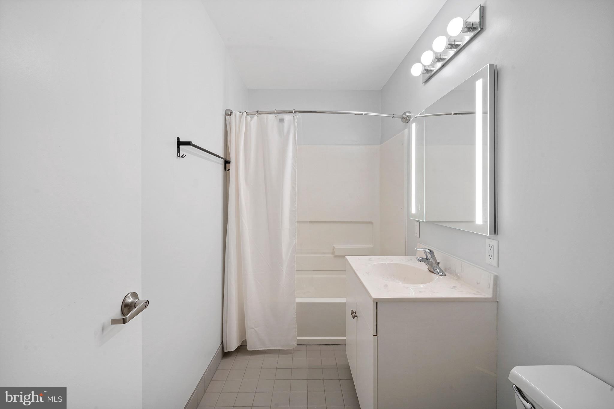 928 Wallace Street Philadelphia, PA 19123 - Photo 16 of 30